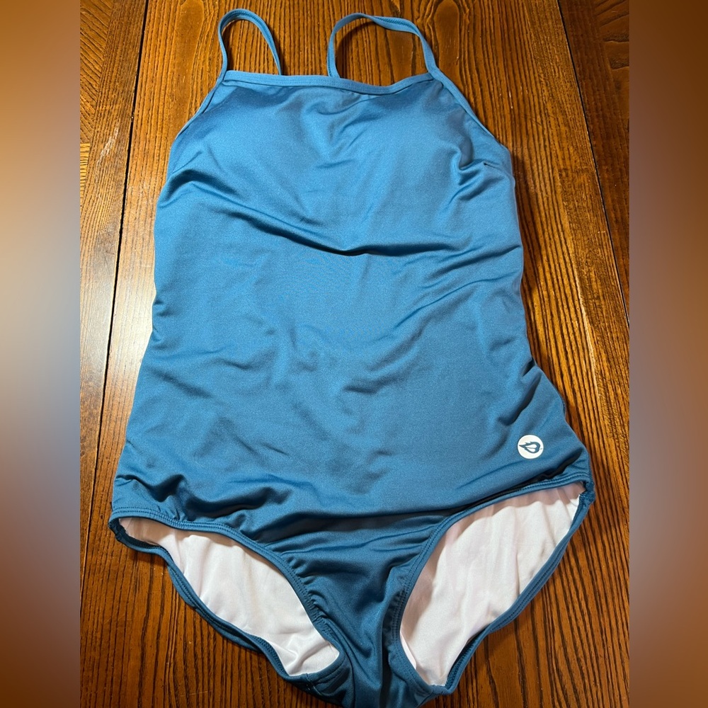 BALEAF SPF50 ONE PIECE SWIM SUIT. NWT. SIZE 36.